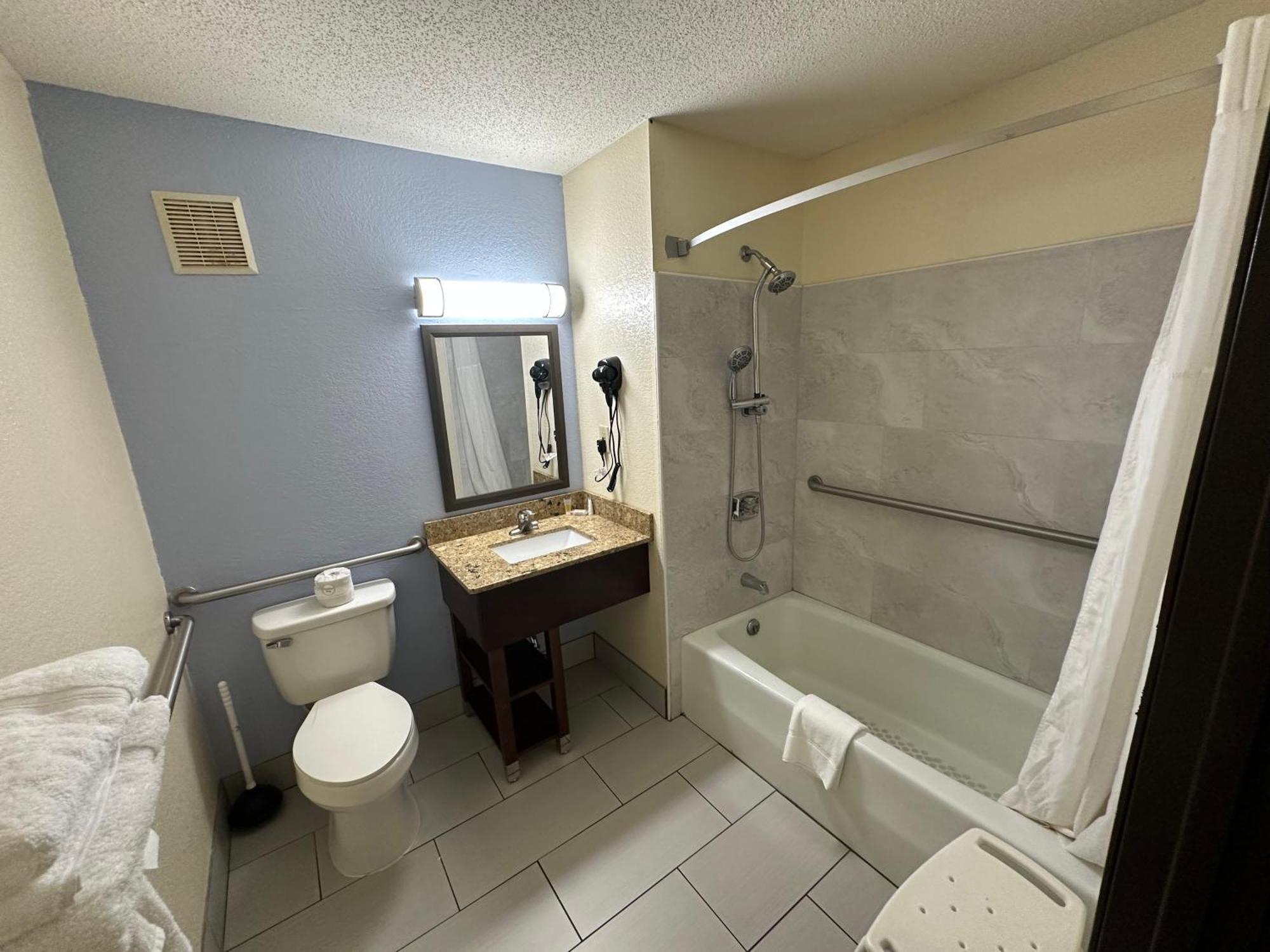 Super 8 By Wyndham Hotel